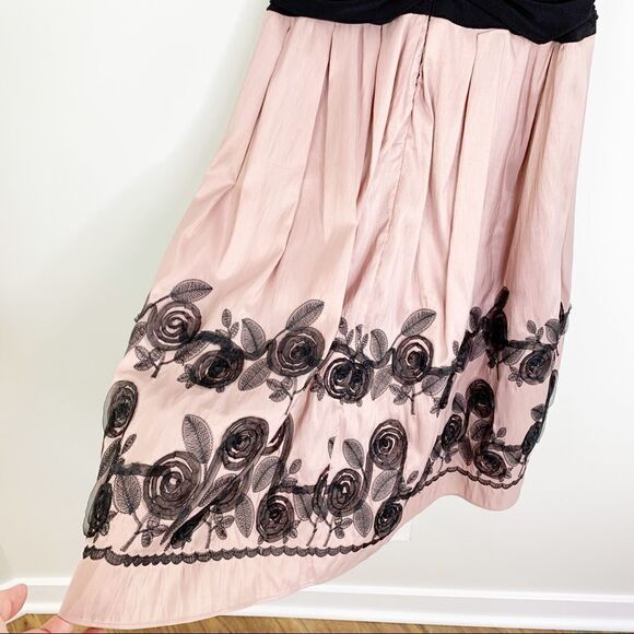Laura Canada Cap-Sleeve Black V-Neck Top Mauve Full Skirt w/Appliqué Prom Dress - Picture 10 of 16